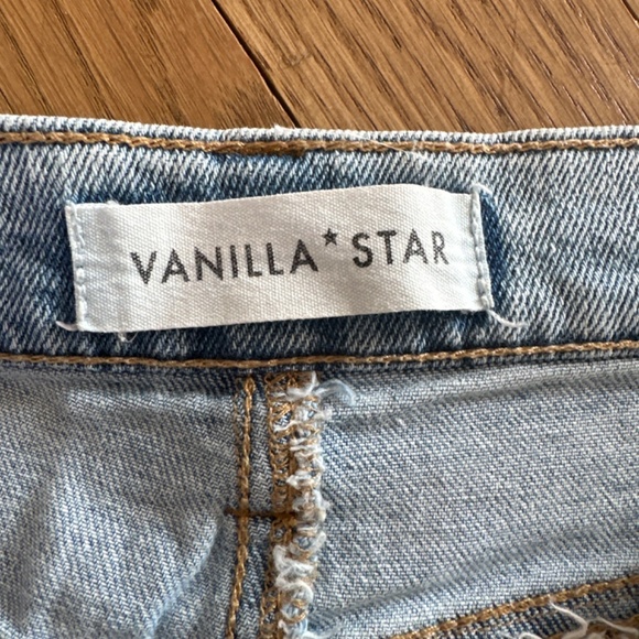 Vanilla Star jean shorts - Picture 3 of 4